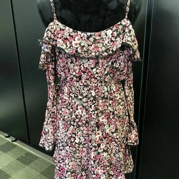 Altar'd State Mini dress,on/off shoulder,elastic waist,v-neck,bell sleeve,Floral - Picture 9 of 13